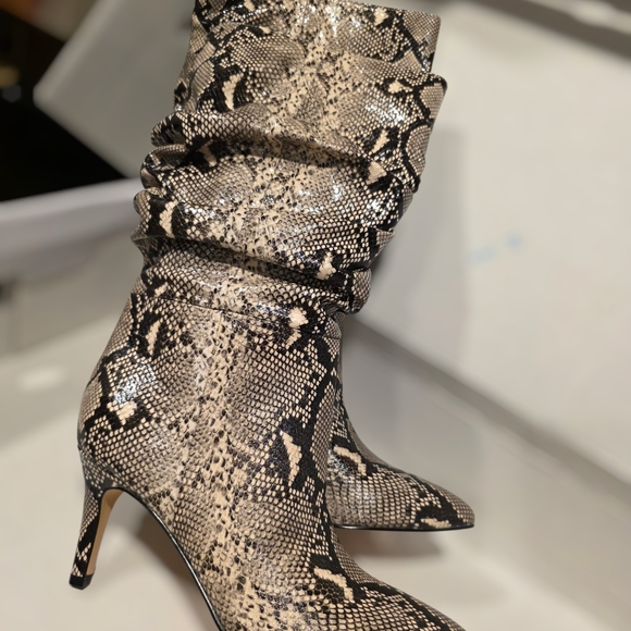 Snakeskin Pointed Toe Boots 7.5 - Picture 3 of 7
